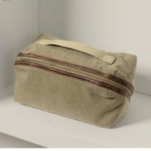 Brand new thirty-one Expanding Travel Case in Vintage Olive